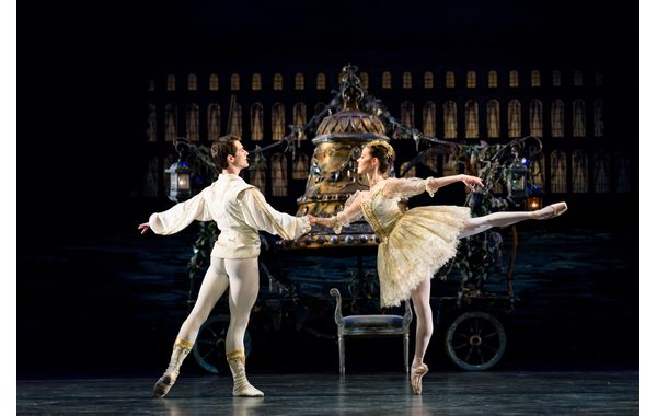 Coppélia: Samara Downs as Swanilda and Mathias Dingman as Franz
